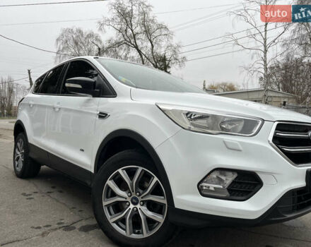 Белый Форд Куга, объемом двигателя 2 л и пробегом 153 тыс. км за 15500 $, фото 5 на Automoto.ua