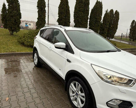 Білий Форд Куга, об'ємом двигуна 2 л та пробігом 174 тис. км за 15000 $, фото 4 на Automoto.ua