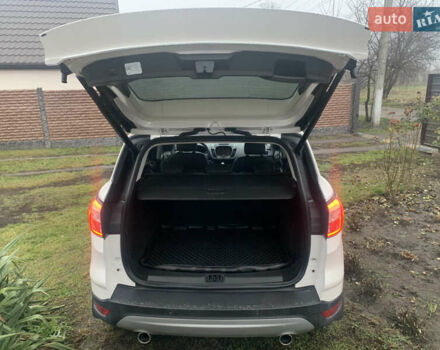 Белый Форд Куга, объемом двигателя 2 л и пробегом 203 тыс. км за 15500 $, фото 5 на Automoto.ua