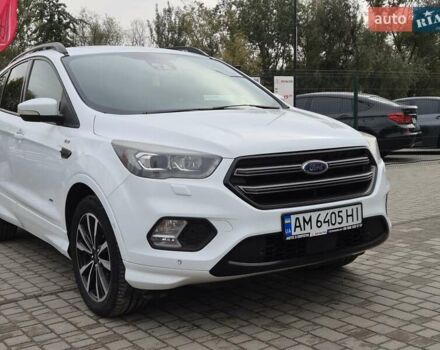 Белый Форд Куга, объемом двигателя 2 л и пробегом 333 тыс. км за 16855 $, фото 5 на Automoto.ua