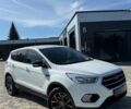 Белый Форд Куга, объемом двигателя 2 л и пробегом 202 тыс. км за 13700 $, фото 1 на Automoto.ua
