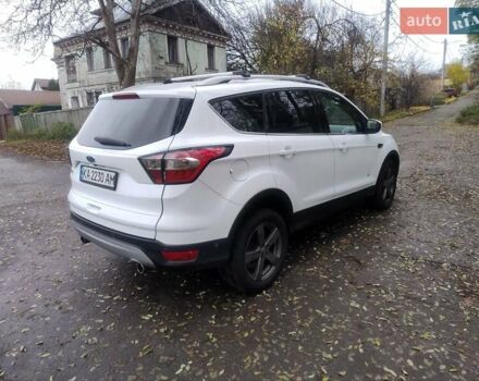 Белый Форд Куга, объемом двигателя 2 л и пробегом 223 тыс. км за 13500 $, фото 4 на Automoto.ua