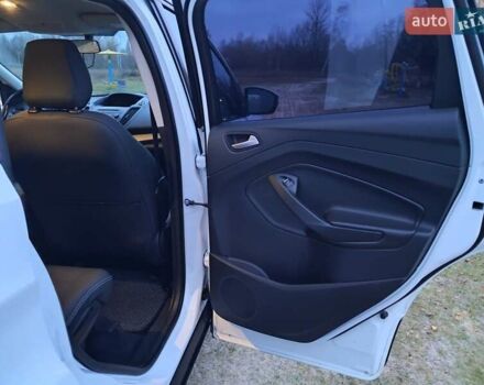 Білий Форд Куга, об'ємом двигуна 1.5 л та пробігом 120 тис. км за 14700 $, фото 26 на Automoto.ua