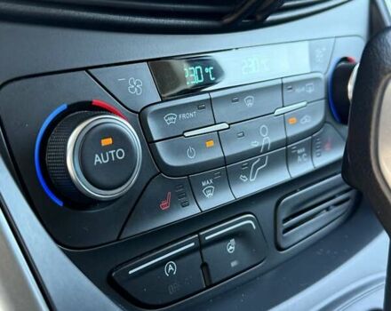 Білий Форд Куга, об'ємом двигуна 2 л та пробігом 97 тис. км за 16000 $, фото 18 на Automoto.ua