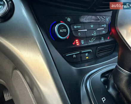 Белый Форд Куга, объемом двигателя 2 л и пробегом 243 тыс. км за 14700 $, фото 36 на Automoto.ua