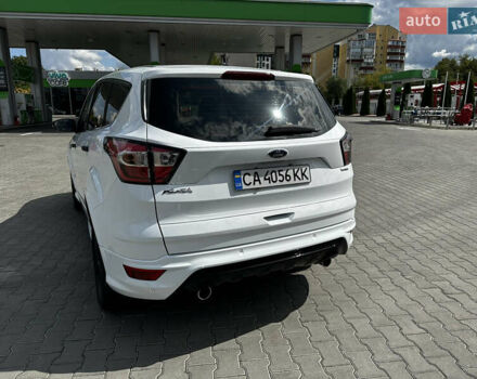 Білий Форд Куга, об'ємом двигуна 2 л та пробігом 193 тис. км за 15500 $, фото 7 на Automoto.ua