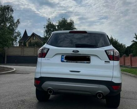 Белый Форд Куга, объемом двигателя 1.5 л и пробегом 64 тыс. км за 16990 $, фото 5 на Automoto.ua