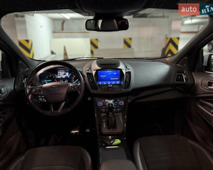 Белый Форд Куга, объемом двигателя 2 л и пробегом 229 тыс. км за 16500 $, фото 11 на Automoto.ua