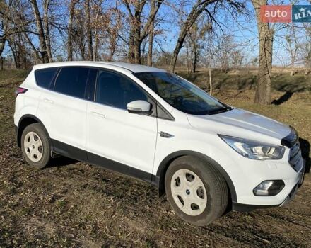 Белый Форд Куга, объемом двигателя 1.5 л и пробегом 172 тыс. км за 15500 $, фото 3 на Automoto.ua