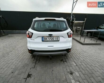 Белый Форд Куга, объемом двигателя 1.5 л и пробегом 180 тыс. км за 14400 $, фото 8 на Automoto.ua