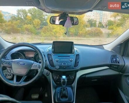 Білий Форд Куга, об'ємом двигуна 1.5 л та пробігом 138 тис. км за 17000 $, фото 1 на Automoto.ua