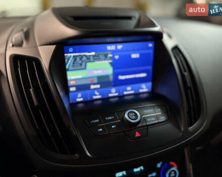 Белый Форд Куга, объемом двигателя 2 л и пробегом 229 тыс. км за 16500 $, фото 10 на Automoto.ua