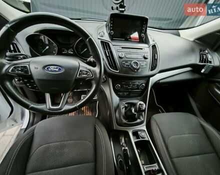 Белый Форд Куга, объемом двигателя 1.5 л и пробегом 180 тыс. км за 14400 $, фото 31 на Automoto.ua