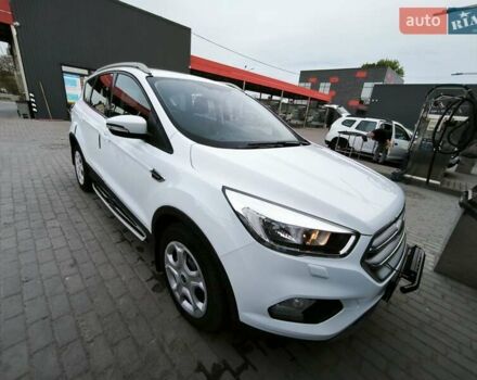 Белый Форд Куга, объемом двигателя 1.5 л и пробегом 180 тыс. км за 14400 $, фото 2 на Automoto.ua