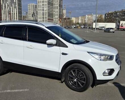 Белый Форд Куга, объемом двигателя 2 л и пробегом 180 тыс. км за 18500 $, фото 7 на Automoto.ua