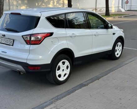 Форд Куга 2018 в Чернигове на Automoto.ua Белый Форд Куга, объемом двигателя 1.5 л и пробегом 117 тыс. км за 17500 $, фото 1 на Automoto.ua
