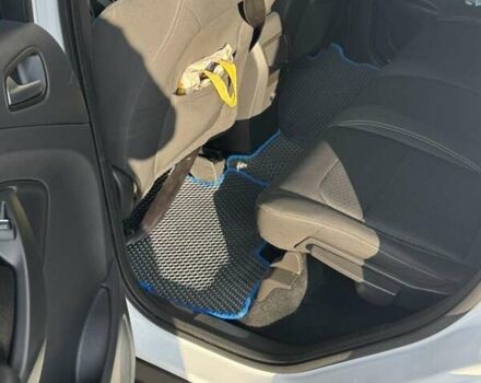 Білий Форд Куга, об'ємом двигуна 1.5 л та пробігом 168 тис. км за 15500 $, фото 5 на Automoto.ua