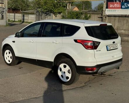 Білий Форд Куга, об'ємом двигуна 1.5 л та пробігом 116 тис. км за 17000 $, фото 3 на Automoto.ua