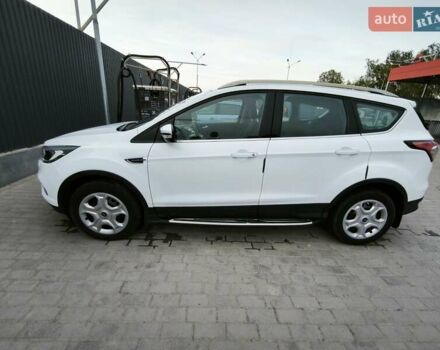 Белый Форд Куга, объемом двигателя 1.5 л и пробегом 180 тыс. км за 14400 $, фото 6 на Automoto.ua