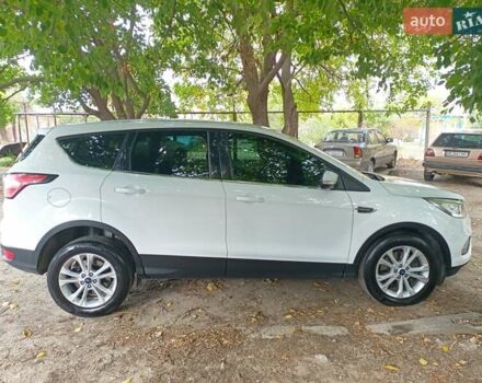 Білий Форд Куга, об'ємом двигуна 1.5 л та пробігом 138 тис. км за 17000 $, фото 10 на Automoto.ua