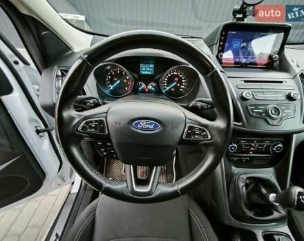 Белый Форд Куга, объемом двигателя 1.5 л и пробегом 180 тыс. км за 14400 $, фото 16 на Automoto.ua