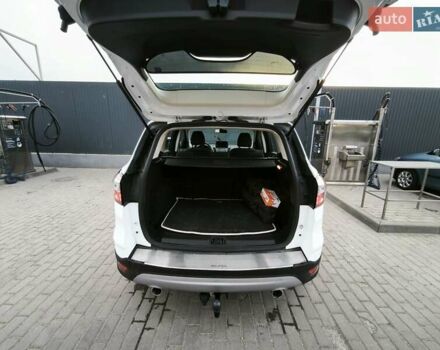 Белый Форд Куга, объемом двигателя 1.5 л и пробегом 180 тыс. км за 14400 $, фото 11 на Automoto.ua