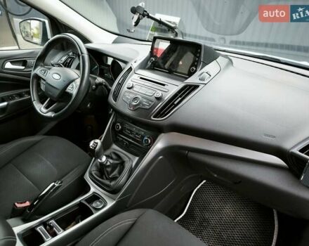 Белый Форд Куга, объемом двигателя 1.5 л и пробегом 180 тыс. км за 14400 $, фото 22 на Automoto.ua