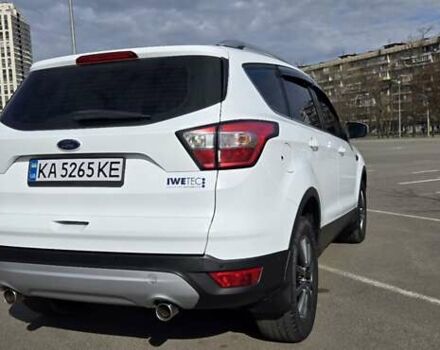 Белый Форд Куга, объемом двигателя 2 л и пробегом 180 тыс. км за 18500 $, фото 39 на Automoto.ua