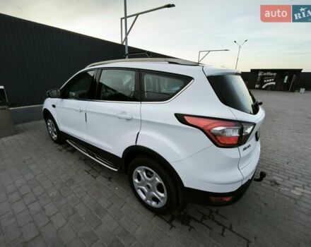 Белый Форд Куга, объемом двигателя 1.5 л и пробегом 180 тыс. км за 14400 $, фото 7 на Automoto.ua