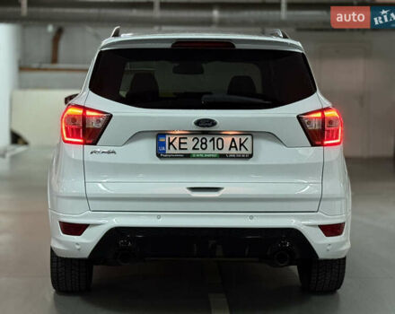 Белый Форд Куга, объемом двигателя 2 л и пробегом 229 тыс. км за 16500 $, фото 3 на Automoto.ua