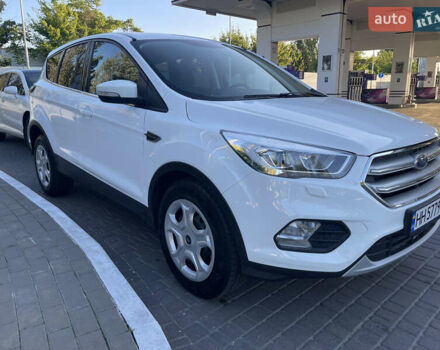 Форд Куга 2018 в Одессе на Automoto.ua Белый Форд Куга, объемом двигателя 1.5 л и пробегом 95 тыс. км за 17800 $, фото 1 на Automoto.ua