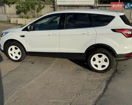 Білий Форд Куга, об'ємом двигуна 1.5 л та пробігом 116 тис. км за 17000 $, фото 36 на Automoto.ua