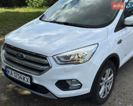 Білий Форд Куга, об'ємом двигуна 2 л та пробігом 120 тис. км за 19600 $, фото 4 на Automoto.ua