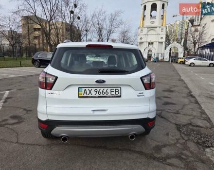 Белый Форд Куга, объемом двигателя 2 л и пробегом 134 тыс. км за 18950 $, фото 3 на Automoto.ua