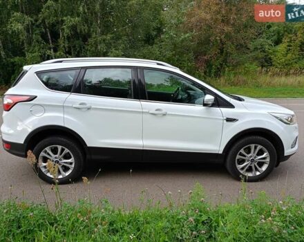 Белый Форд Куга, объемом двигателя 2 л и пробегом 50 тыс. км за 24500 $, фото 3 на Automoto.ua