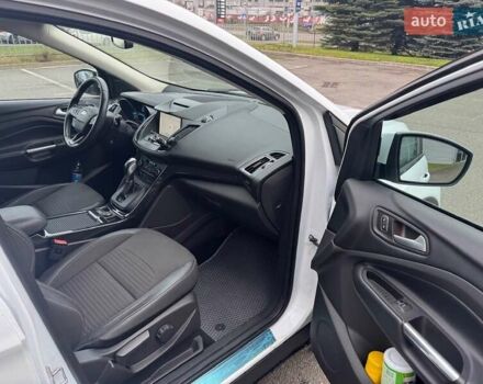 Белый Форд Куга, объемом двигателя 1.5 л и пробегом 91 тыс. км за 17500 $, фото 58 на Automoto.ua