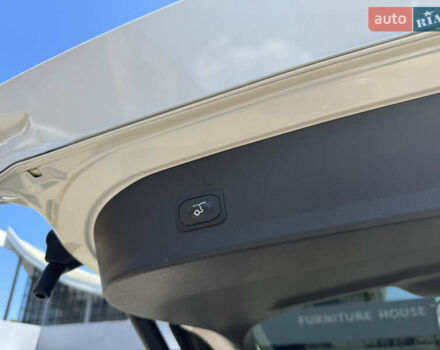 Белый Форд Куга, объемом двигателя 2 л и пробегом 104 тыс. км за 22990 $, фото 7 на Automoto.ua