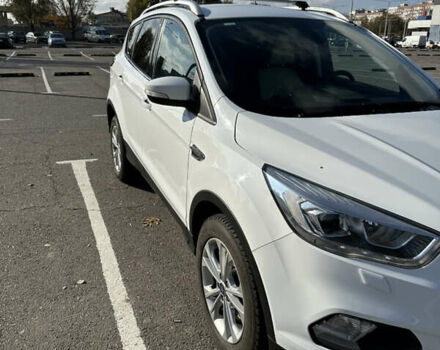 Белый Форд Куга, объемом двигателя 1.5 л и пробегом 110 тыс. км за 17000 $, фото 5 на Automoto.ua