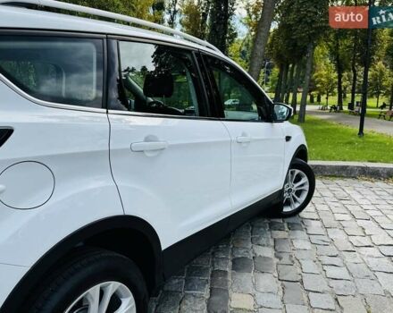 Білий Форд Куга, об'ємом двигуна 2 л та пробігом 140 тис. км за 19500 $, фото 59 на Automoto.ua