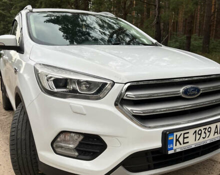 Білий Форд Куга, об'ємом двигуна 1.5 л та пробігом 114 тис. км за 18000 $, фото 1 на Automoto.ua