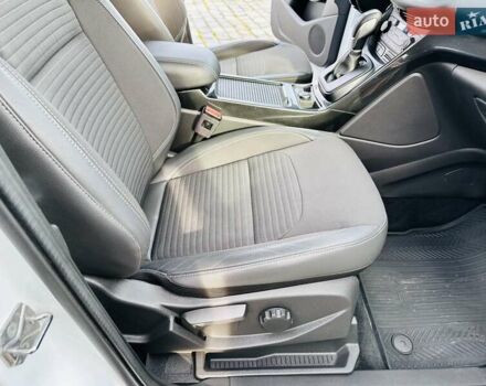 Білий Форд Куга, об'ємом двигуна 2 л та пробігом 140 тис. км за 18500 $, фото 79 на Automoto.ua