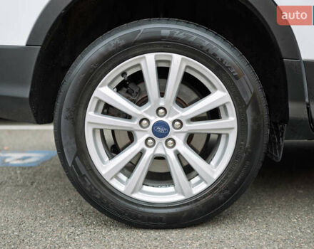 Белый Форд Куга, объемом двигателя 1.5 л и пробегом 82 тыс. км за 19500 $, фото 35 на Automoto.ua