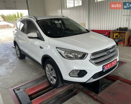 Белый Форд Куга, объемом двигателя 2 л и пробегом 197 тыс. км за 17200 $, фото 2 на Automoto.ua