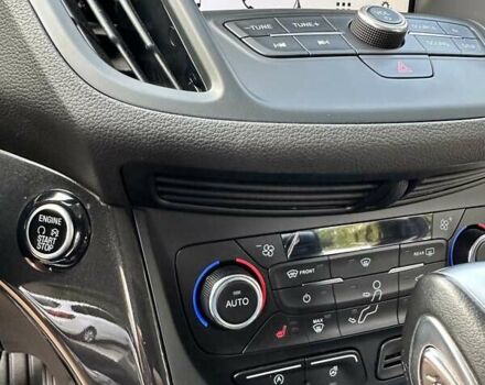 Белый Форд Куга, объемом двигателя 1.5 л и пробегом 49 тыс. км за 18500 $, фото 19 на Automoto.ua