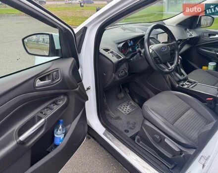 Белый Форд Куга, объемом двигателя 1.5 л и пробегом 91 тыс. км за 17500 $, фото 20 на Automoto.ua