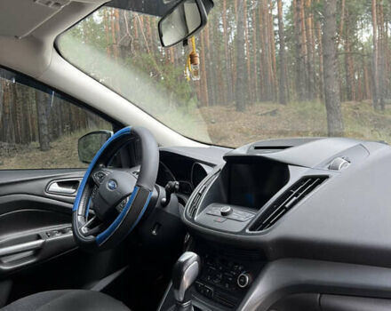 Білий Форд Куга, об'ємом двигуна 1.5 л та пробігом 114 тис. км за 18000 $, фото 2 на Automoto.ua