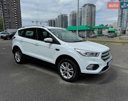 Белый Форд Куга, объемом двигателя 2 л и пробегом 49 тыс. км за 21300 $, фото 3 на Automoto.ua