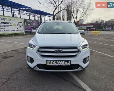 Белый Форд Куга, объемом двигателя 2 л и пробегом 134 тыс. км за 18950 $, фото 7 на Automoto.ua