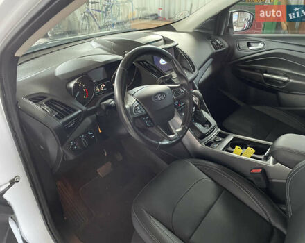 Белый Форд Куга, объемом двигателя 2 л и пробегом 197 тыс. км за 17200 $, фото 8 на Automoto.ua