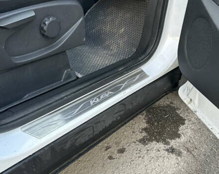 Белый Форд Куга, объемом двигателя 1.5 л и пробегом 102 тыс. км за 19500 $, фото 17 на Automoto.ua